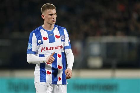 The photograph was ridiculed by travis scott's instagram. Update 'Sven Botman staat open voor transfer vanwege grote concurrentie bij Ajax'
