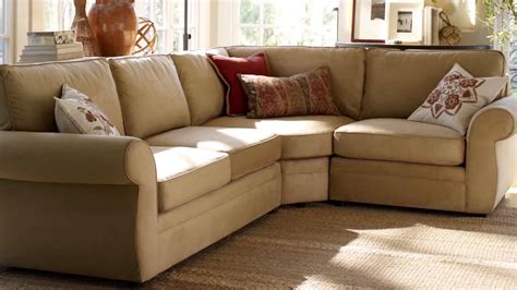 Pottery barn sofa is a good choice for your living room decoration as it offers a contended seating with a high material quality, the pottery barn sofa can stand for a long time so that it can be your great thus, it is better for you to choose a pottery barn which you think suit your budget in order to. Pottery Barn Couch Reviews - HomesFeed