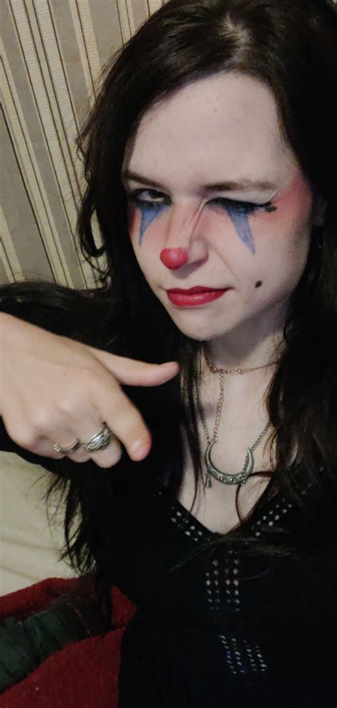 honk honk 🤡 makeup skills are subpar hee hoo r clowngirls