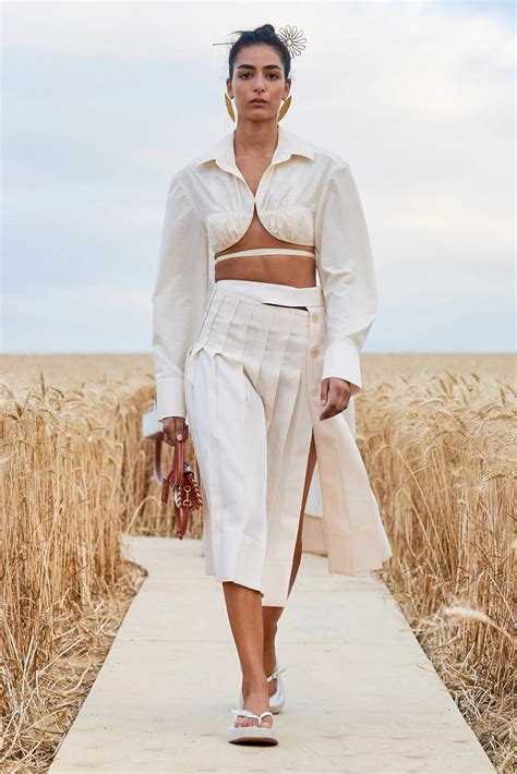 Initialement prévus du 23 juin au 20 juillet 2021 (soit le dernier mercredi du mois de juin tombant cette année après le 28 du mois), les soldes d'été 2021. jacquemus-collection-printemps-ete-2021-folkr-5 - Folkr ...