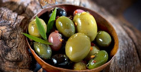 7 Health Boosting Reasons To Eat Olives Every Spiritualityhealth