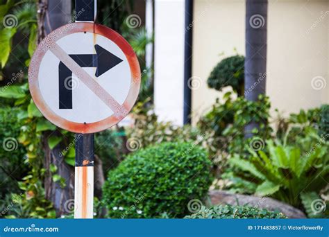 Metal Plate Traffic Prohibitory Sign Do Not Turn Right Right Turn Is