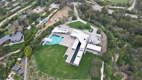 Beyoncé And Jay Z Buy 200m Malibu Mansion Set Record In California