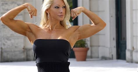female fitness and bodybuilding beauties more cristiana casoni italian fitness beauty