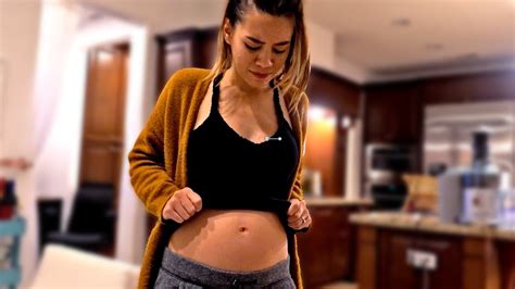 Pregnant Belly Button Pop Out Youtube Pregnantbelly