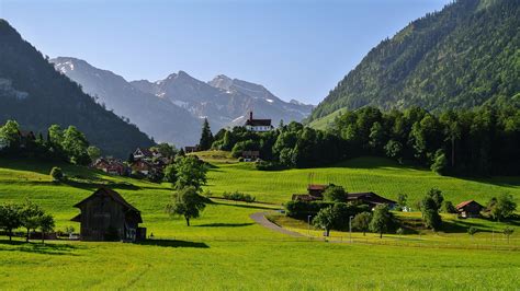 배경 화면 스위스 산 알프스 계곡 잔디 도로 집 나무 1920x1080 풀 Hd 2k 그림 이미지