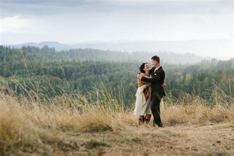 Since 2013 sweet pea floral has become one of the leading wedding florists of the willamette valley. Eugene Oregon Wedding Photography | Anya + Andrew in 2020 ...