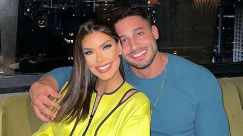 Ivy Moraes apaga registros do Power Couple e acende rumores de