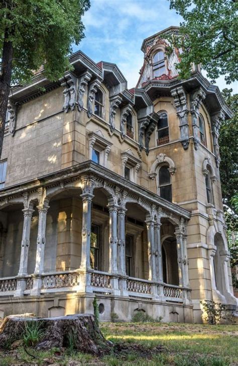 Pin by Peggy Parr Moore on Old houses | Abandoned places, Old abandoned