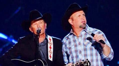 george strait and garth brooks perform together for the first time ever at 2013 acm awards garth