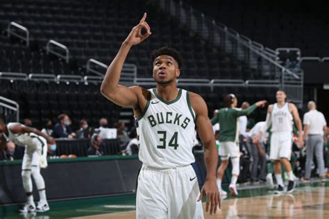Giannis antetokounmpo full statistics, game log, splits stats with cool charts. Giannis Antetokounmpo agrees to 5-year extension with ...