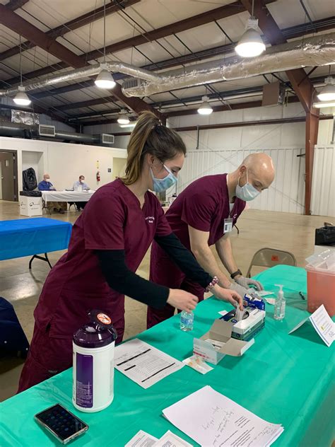 Lhu Clearfield Nursing Students Administer Covid 19 Vaccine
