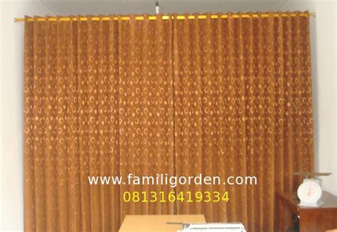 Apakah anda sedang mencari model gorden minimalis untuk rumah anda? Gorden untuk Sekat Ruangan (Partisi Ruangan) - Famili ...