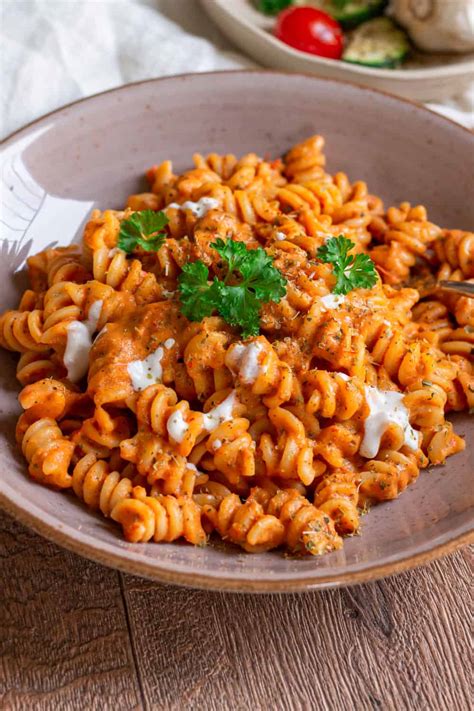 Gesunde Nudeln mit Gemüse - Soße einfaches Rezept