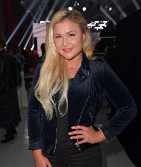 Sophia thiel has one of the most impressive and inspirational transformation stories. Fitness-Star Sophia Thiel - Warum ihre Fans völlig aus dem ...
