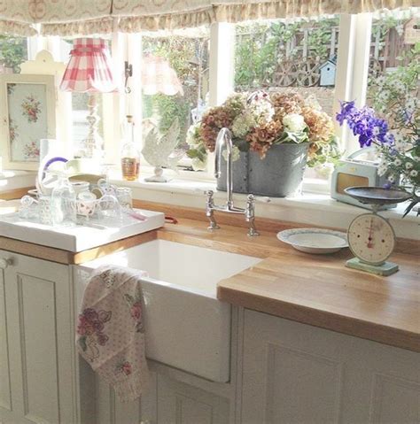 Trendy Romantic Chicken D Cottage Kitchens Chic Kitchen Home