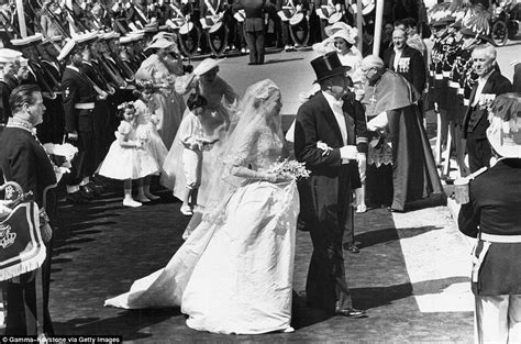 see breathtaking photos of grace kelly s marriage to prince rainier grace kelly wedding