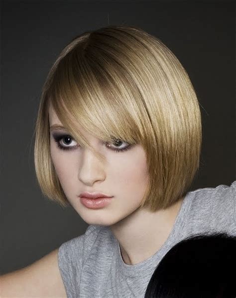 This asymmetrical baby bangs hairstyle is great for more angular face shapes with a narrow chin. Cute Short Haircuts For Girls To Look Pretty In 2016 - The ...