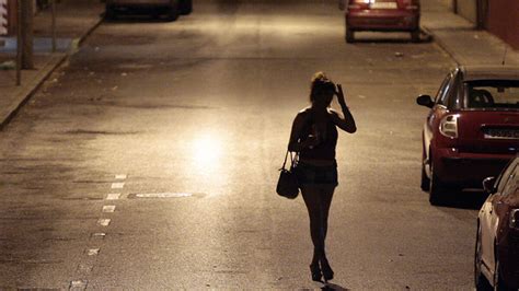 La Prostitución En Pisos Es Más Dura Que En Los Clubes
