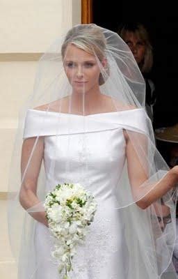 Dès sa première année de mariage, charlène de monaco s'est consacrée aux causes humanitaires et caritatives, s'inscrivant ainsi dans la continuité de l'œuvre de la princesse grace de monaco. La robe de mariée de la princesse Charlène de Monaco est ...