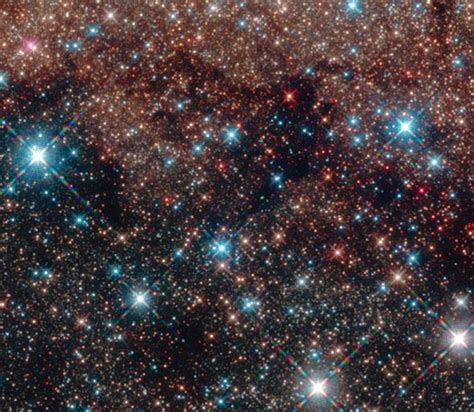 Hubble Image Of The Galactic Center With A Half Million Stars