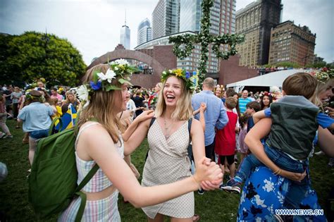 annual swedish midsummer festival celebrated in manhattan new york xinhua english news cn