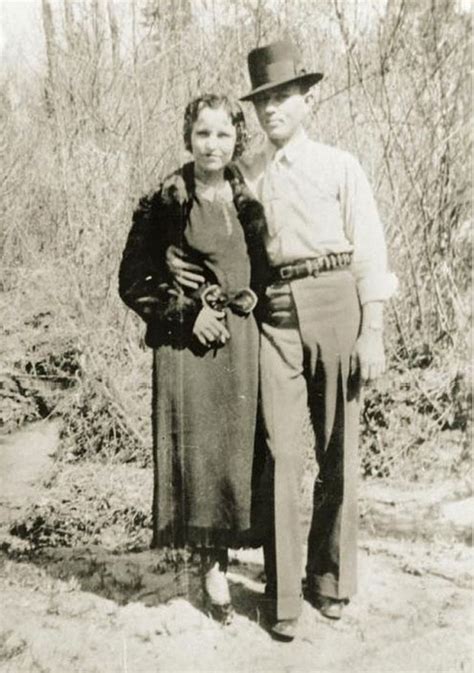 bonnie and clyde the love before the death 16 rare pictures of criminal couple in the early 1930s
