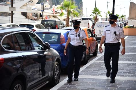 Covid 19 Health Pass Monaco Police Gets Smartphones