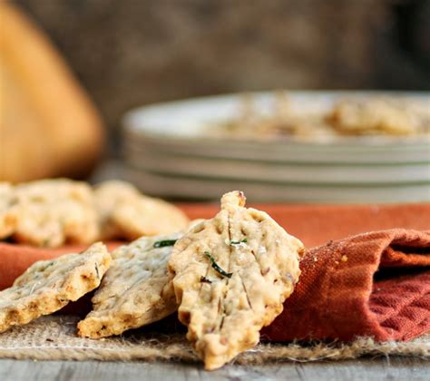 Appetizer recipes for super bowl sunday appetizer recipes ree drummond appetizer recipes southern living appetizer recipes using phyllo cups zimbabwe appetizer recipes. Hungry Couple: Herb and Walnut Pie Crust Leaves