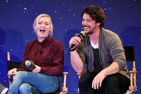The 100 S Eliza Taylor And Bob Morley Reveal They Secretly Married