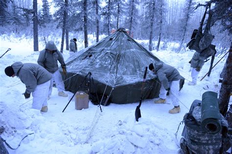 Soldiers Learn To Stay Warm Thrive In Arctic Conditions Article