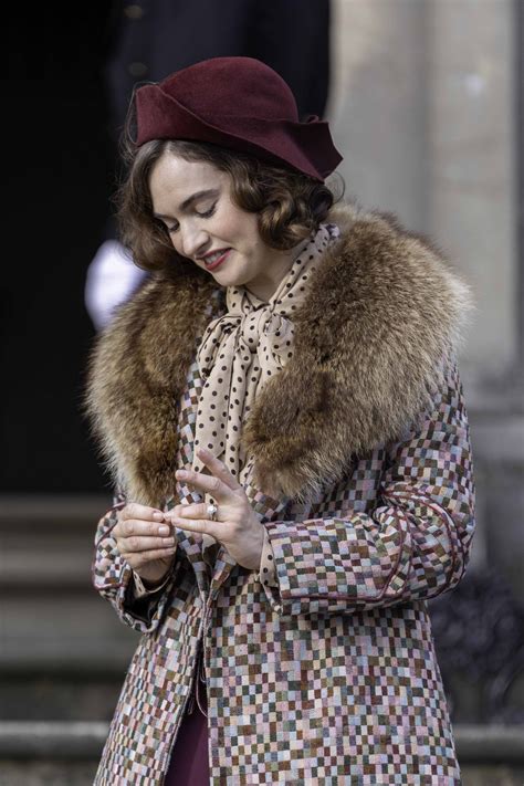 Start by marking the pursuit of love (radlett & montdore, #1) as want to read Lily James - Página 9 - abroparaguas.com