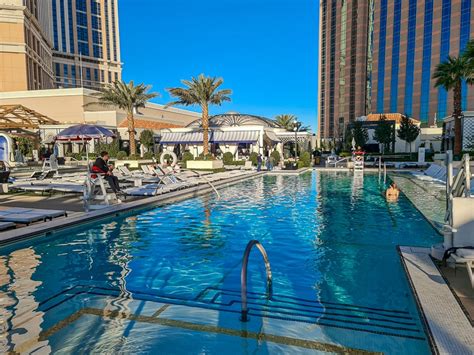 Venetian Las Vegas Pool Review Everything You Need To Know About The Venetian Pool Deck