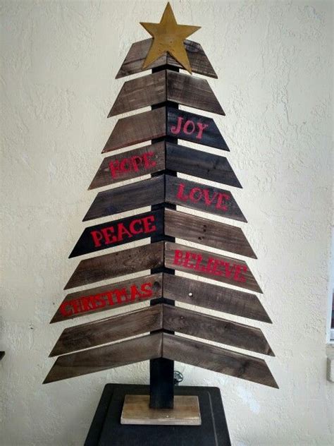 Rustic Pallet Board Christmas Tree Pallet Projects Pallet Boards Decor