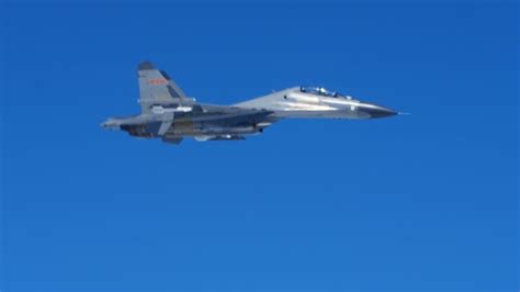 Chinese Fighter Jet Confronts Us Navy Plane With Cnn Crew Aboard As