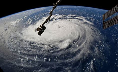 Hurricane Florence From The Space Station Wordlesstech