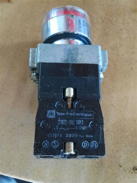 240vac 3a Momentary Push Button Switch Blue Telemecanique Zb2 Be101 Ebay