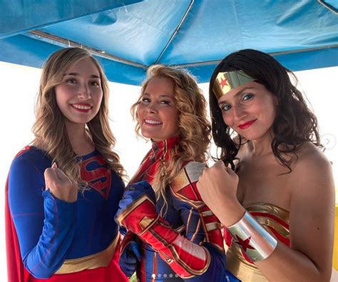 Dueño de restaurante desmiente a pareja que acusa haber sido drogada. Cathy Barriga asiste a evento con cosplay de Capitana ...