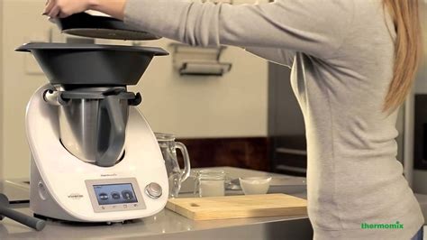 La tm6 reemplaza más de 16 electrodomésticos en un diseño elegante y compacto que ofrece una enorme potencia, versatilidad e innovación. Cocinar al Vapor con Thermomix ® TM5 - YouTube