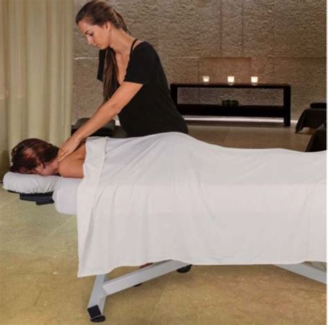 Ellora™ Electric Lift Massage Table Flat Top Electric Lift Tables Earthlite