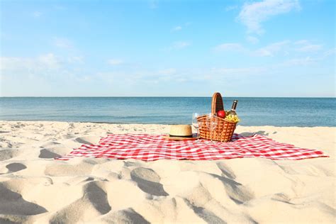 Great Tips For The Perfect Beach Picnic Ohza