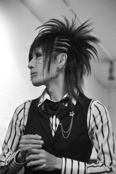 However, this genre goes beyond the sounds of the music. 37 Visual kei-Ideen | visual kei, japanische straßenmode ...