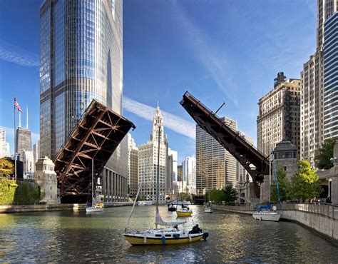 This tour may not focus exclusively on architecture, but it's hard to avoid that although the segway tours in chicago don't focus exclusively on architecture, you can still experience a lot of the architectural history of the second city on one of these fun and exciting trips. Navy Pier | Attractions in Chicago | Big Bus Tours
