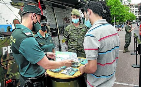 El Ejército Busca Nuevos Reclutas Por Las Calles De Bilbao