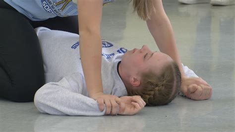 A Lesson In Self Defense For Teen Girls At Gahanna Lincoln High School