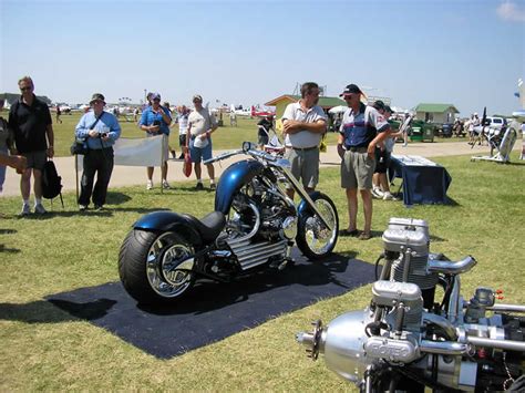 Haul n ride would like to introduce you to a very attractive alternative to the standard accepted view of what makes up a motorcycle engine. Extreme Machines.: Radial Engine Motorcycle.