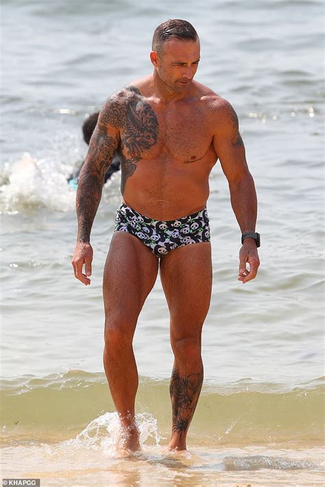 Michelle Bridges And Steve Willis Show Off Their Physiques At The Beach Daily Mail Online