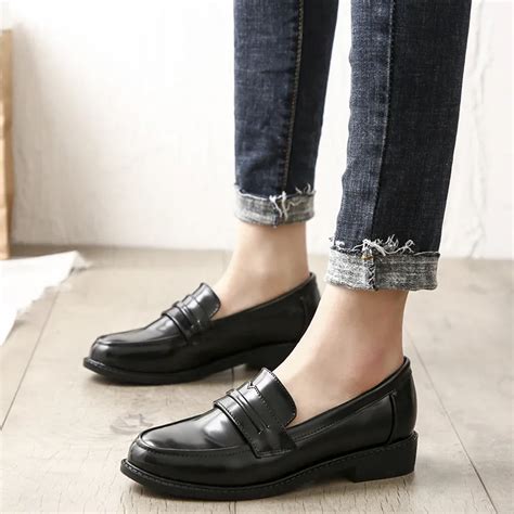 2019 Spring Women Leather Loafers Plus Size 40 41 42 Slip On Shoes