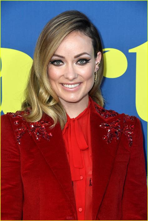 Olivia Wilde Premieres Booksmart With Stars Kaitlyn Dever And Beanie