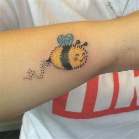 21 Bumble Bee Tattoo Designs Ideas Design Trends Premium Psd